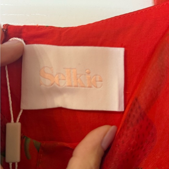 Selkie Strawberry Princess Dress 🍓 - Picture 4 of 6